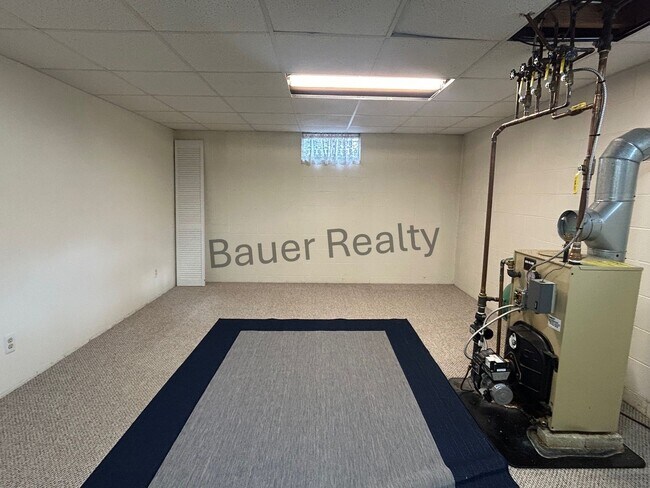 Building Photo - Beautiful County Setting