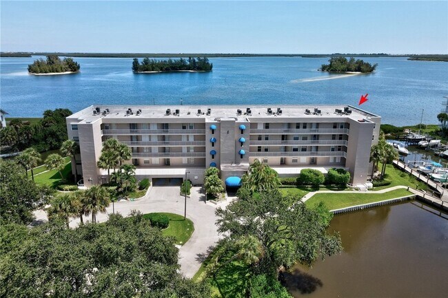 Building Photo - 6061 N River Run Dr