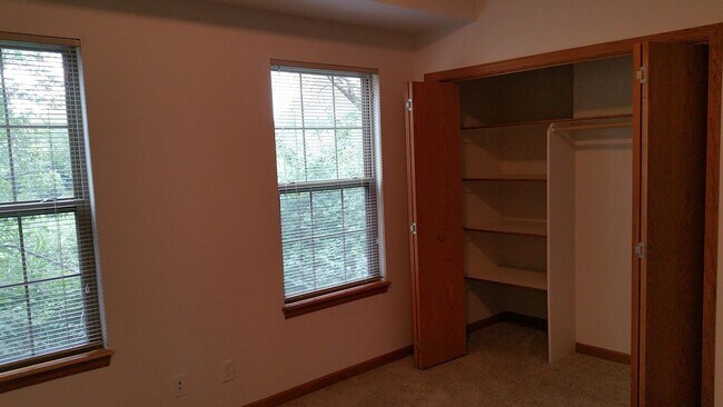 Building Photo - 2 bedroom, 2 bath condo in North Liberty