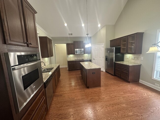 Building Photo - 1907 Willoughby Dr