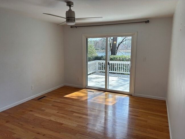 Building Photo - 60 Gingham Ln