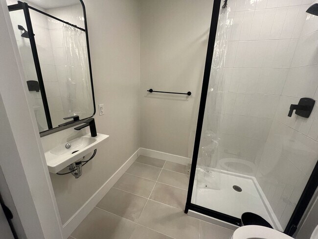 Building Photo - 225 Vine St NW