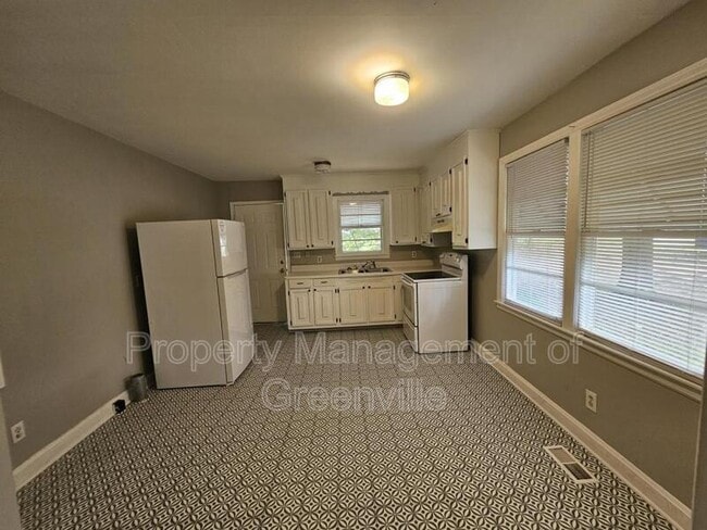 Building Photo - 6 Prosperity Ave