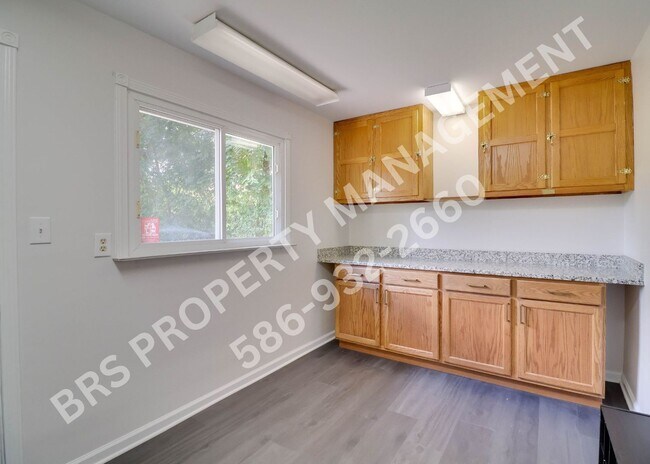 Building Photo - Newly Renovated 3-Bedroom Home for Rent – West Bloomfield, MI