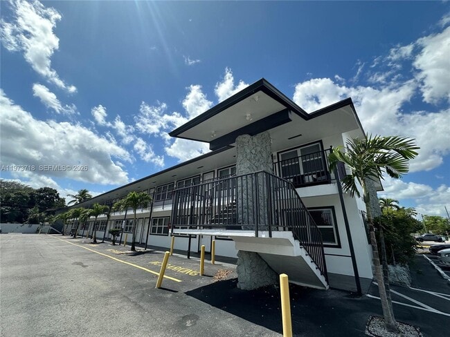 Building Photo - 2300 Madison St