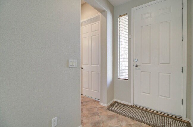 Building Photo - 4120 E Donato Dr