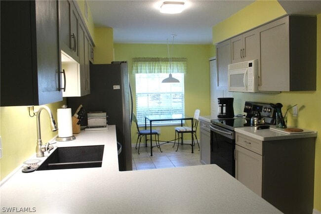 Building Photo - 25735 Lake Amelia Way