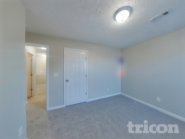 Building Photo - 3011 Deer Trail Dr