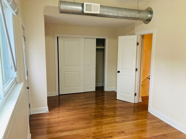 Building Photo - 1207 Reddour St