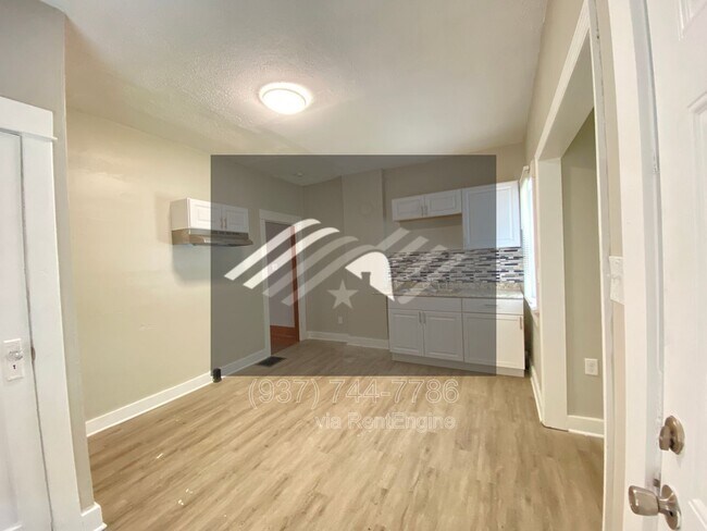 Building Photo - 26 W Beechwood Ave