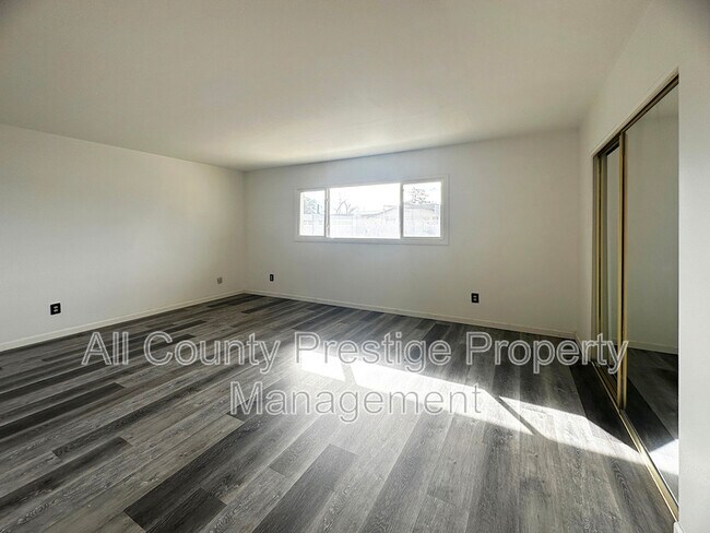 Building Photo - 3459 W Dailey St