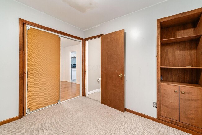 Building Photo - 683 S Roosevelt Ave