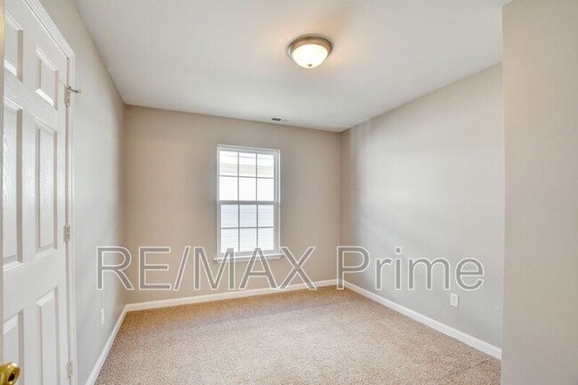 Building Photo - 960 Railroad Ave