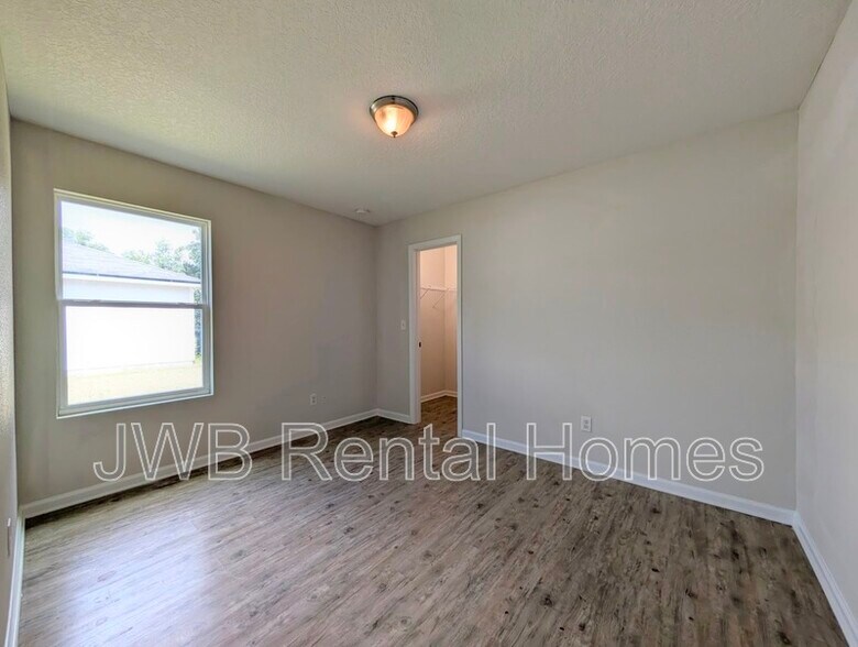 Building Photo - 8253 Nussbaum Dr