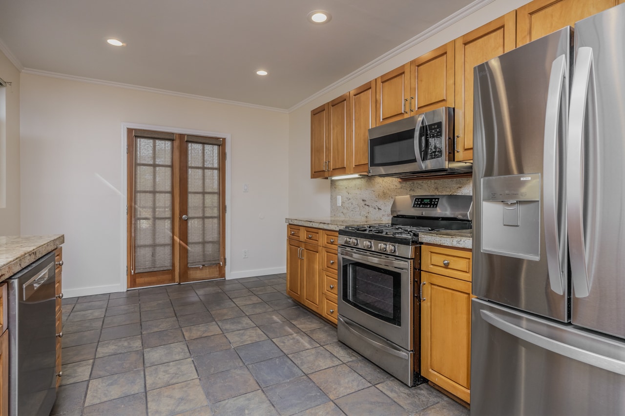 Building Photo - 1244 S Highland Ave