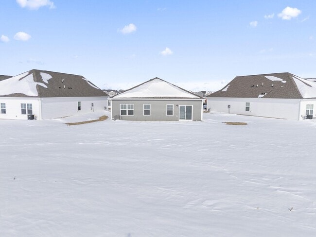 Building Photo - 511 Darliene Dr