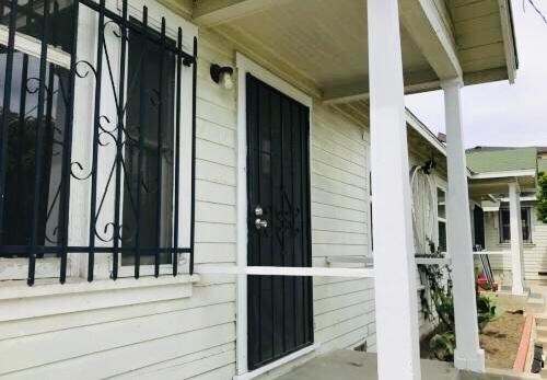 Primary Photo - 105 N Centre St