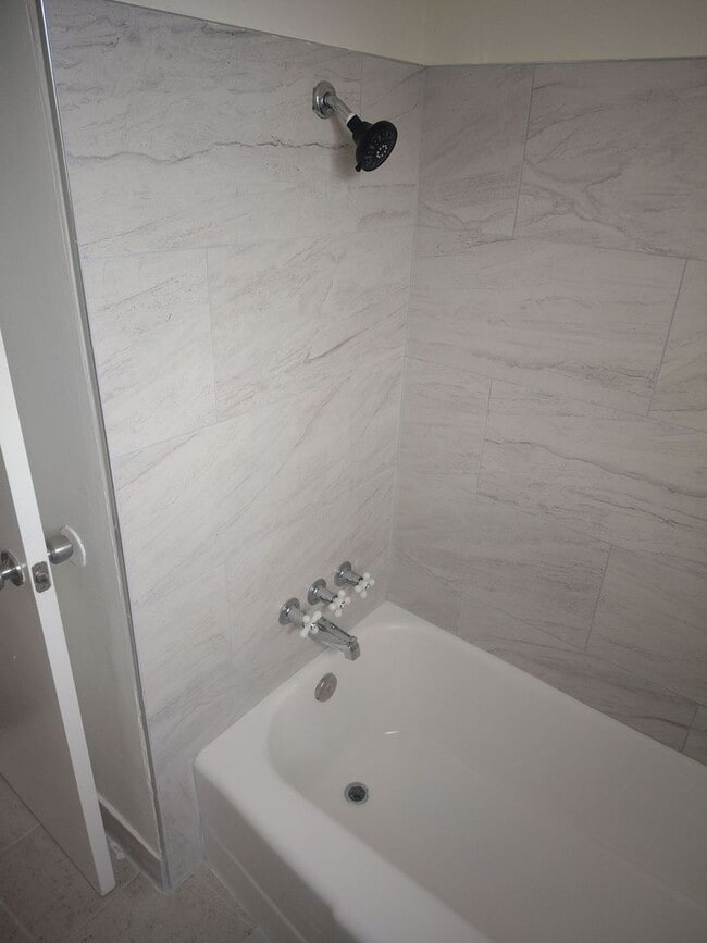 Building Photo - 3 Bedroom 1 Bathroom Home in Benton Park Available! Ask About Our Move-In Special!