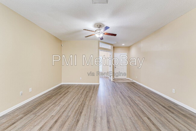 Building Photo - 15706 Fishhawk Falls Dr