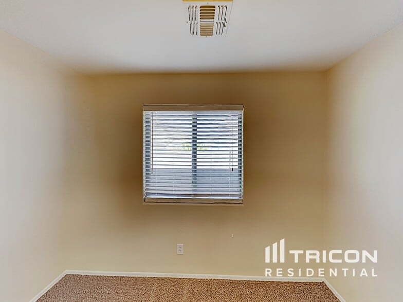 Building Photo - 30568 N Zircon Dr