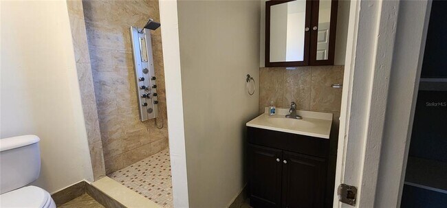 Building Photo - 2408 Kimberly Dr