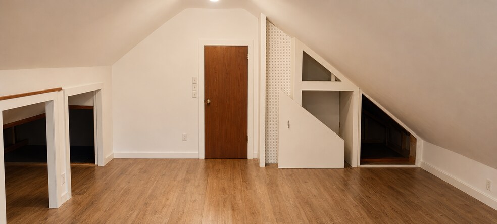 Building Photo - 6324 W Girard Ave