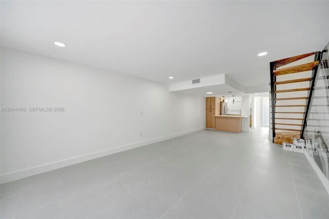 Building Photo - 1083 W 38th St