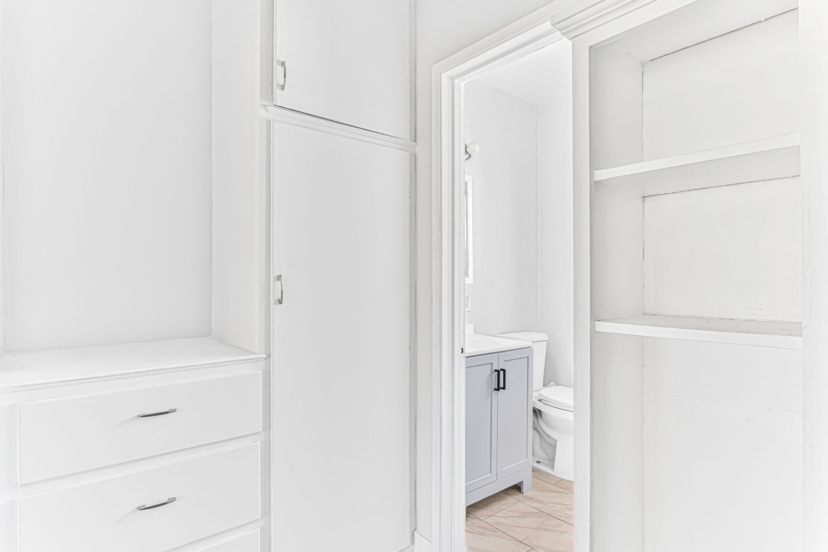 Building Photo - 530 W 9th St