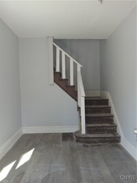 Building Photo - 132 Parkway Dr