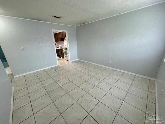 Building Photo - 407 Schubert Dr