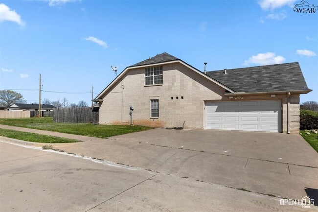 Building Photo - 5510 Long Leaf Dr