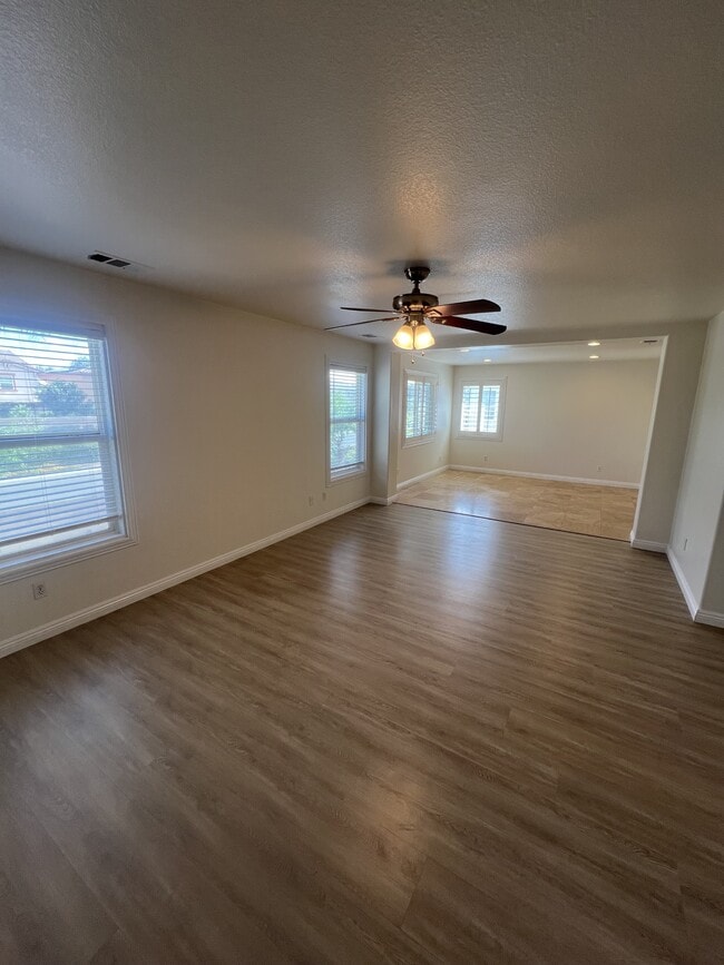 Building Photo - 13862 Camp Rock St