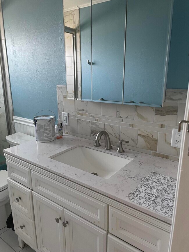 Building Photo - 5725 Fernley Dr E