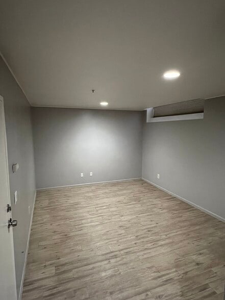 Bonus / Flex Room - 2892 Player Ln