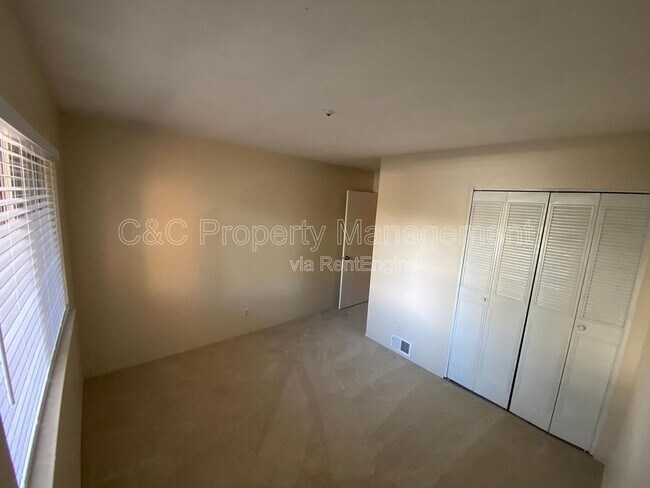 Building Photo - 1864 Roca Ct