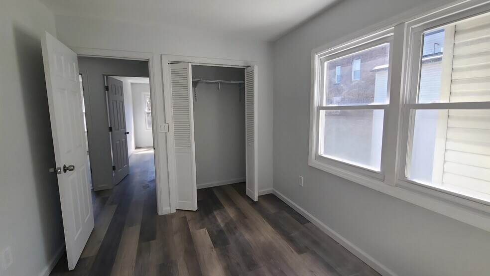 Building Photo - 150 New York Ave