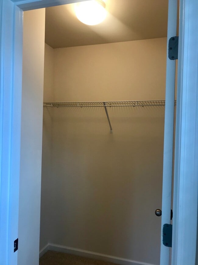 Building Photo - BEAUTIFUL! 4 Bedrooms/3.5 baths in Wild Wing. Spacious & Tons of space!