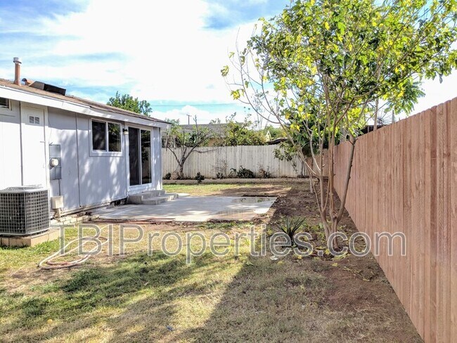 Building Photo - 3410 Sparrow Cir