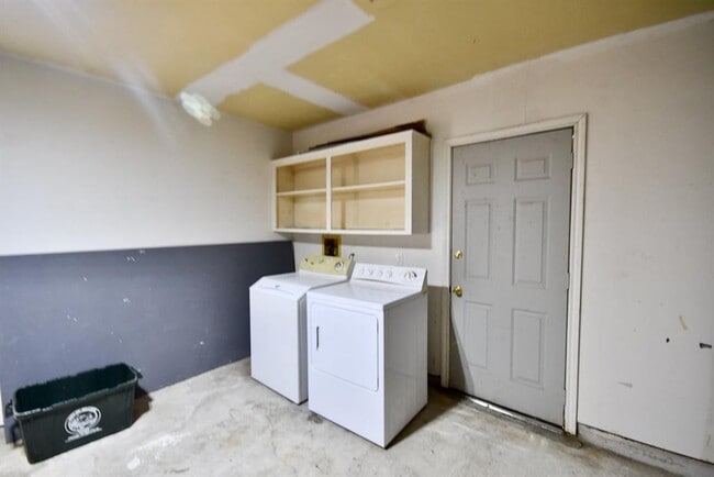 Building Photo - 4404 Basswood Ln