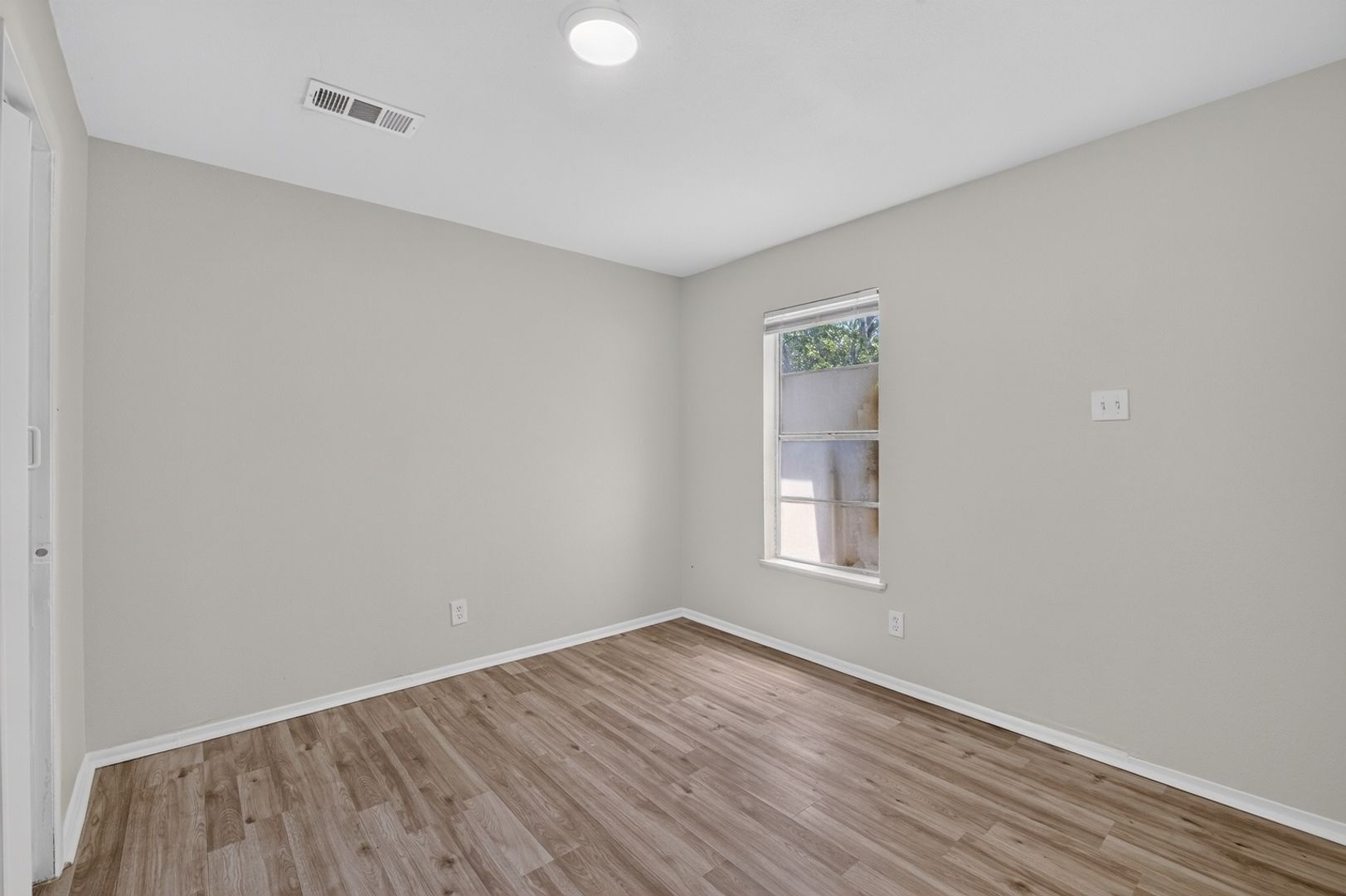 Building Photo - 2906 Christian Dr
