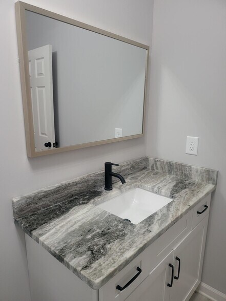 Building Photo - 48 Burnt Creek Ct SW