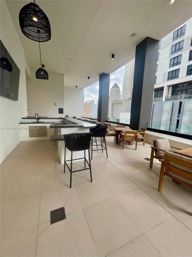 Building Photo - 225 N Miami Ave