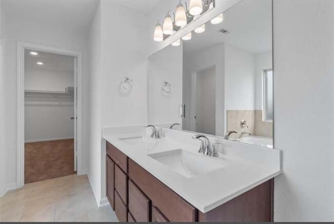 Building Photo - 8123 Leisure Pt Dr