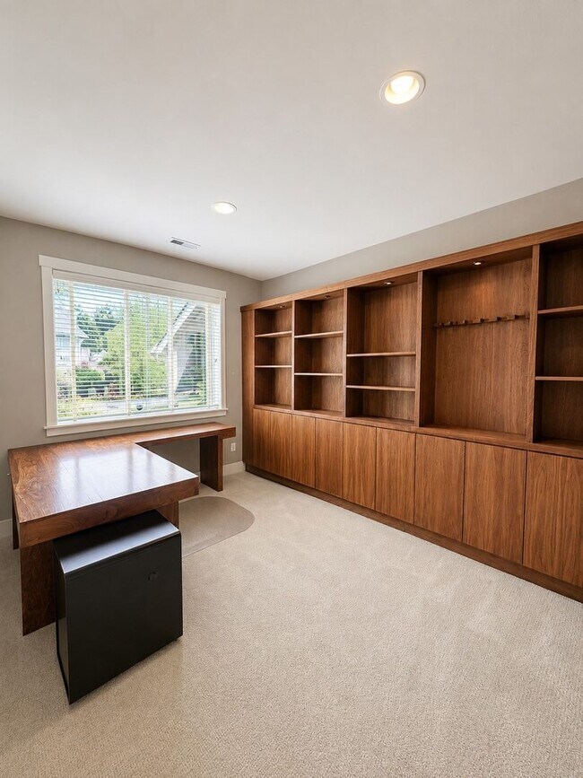 Building Photo - 4Bd/2.5Ba Bothell Home