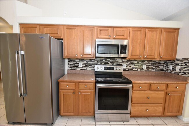 Building Photo - 11 Zenith Ct