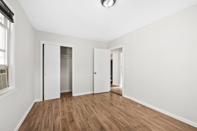 Building Photo - 81 Van Wagenen Ave