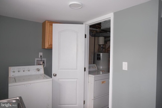 Building Photo - 3 Redgate Ct