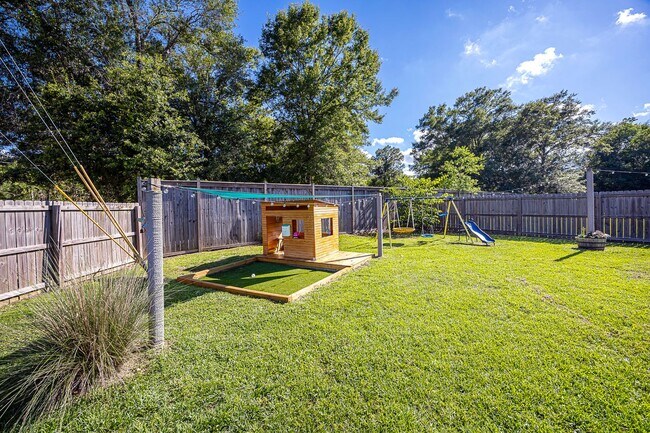 Building Photo - 9125 Bellewood Dr