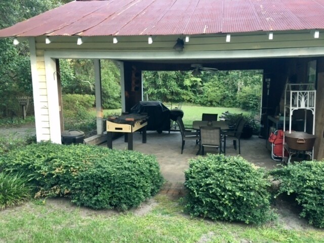 Building Photo - Charming and spacious 3 bedroom cottage in...