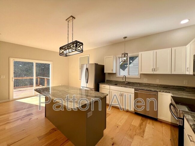 Building Photo - 305 Glenn Bridge Rd